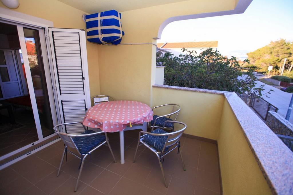 Apartments Franc Povljana Habitación foto