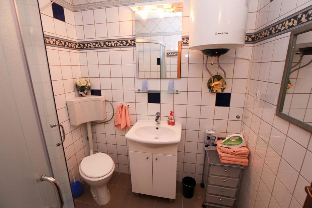 Apartments Franc Povljana Habitación foto